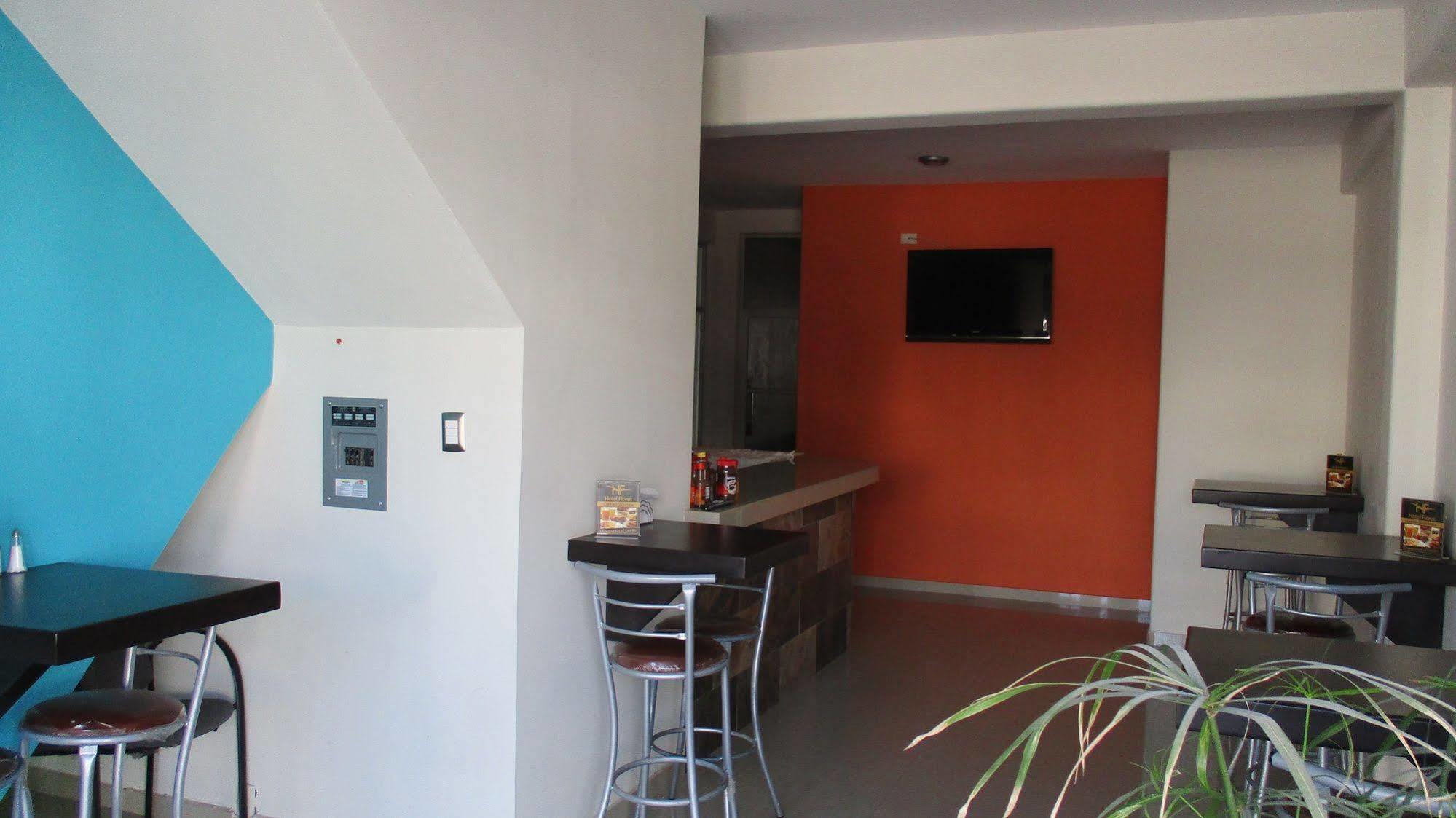 Hotel Flores Guamuchil Zewnętrze zdjęcie