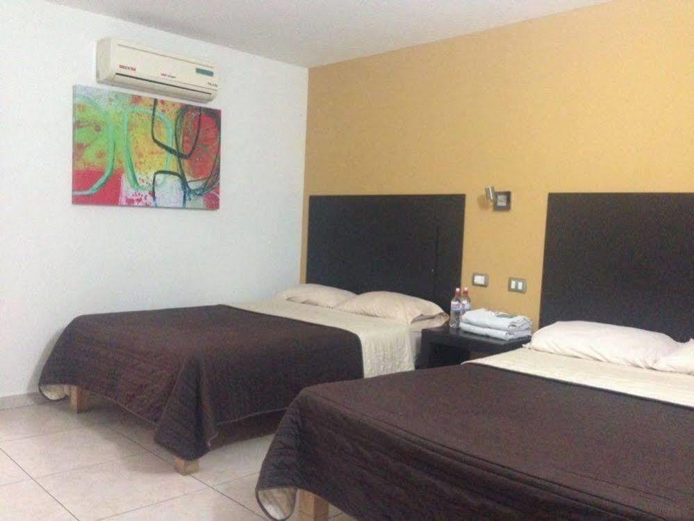 Hotel Flores Guamuchil Zewnętrze zdjęcie